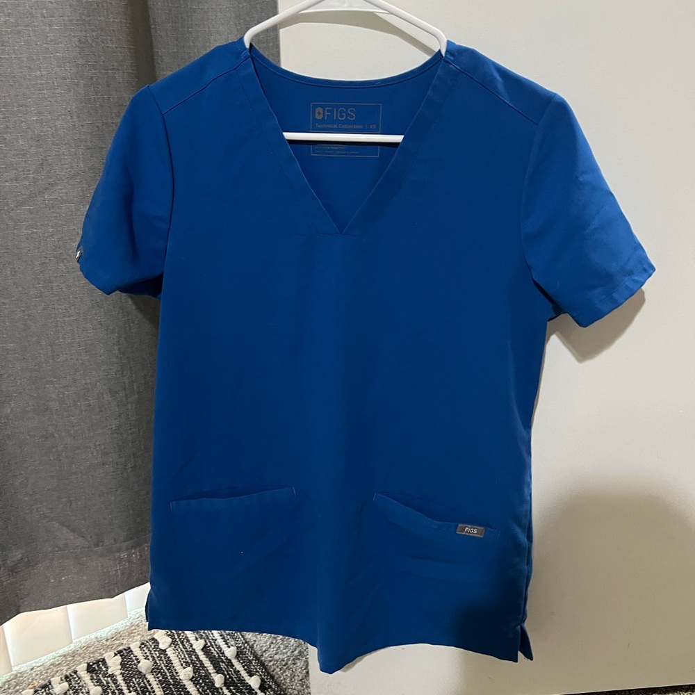 Figs Casma 3 pocket scrub top. Color is Royal Blue. XS. Only worn a few times.